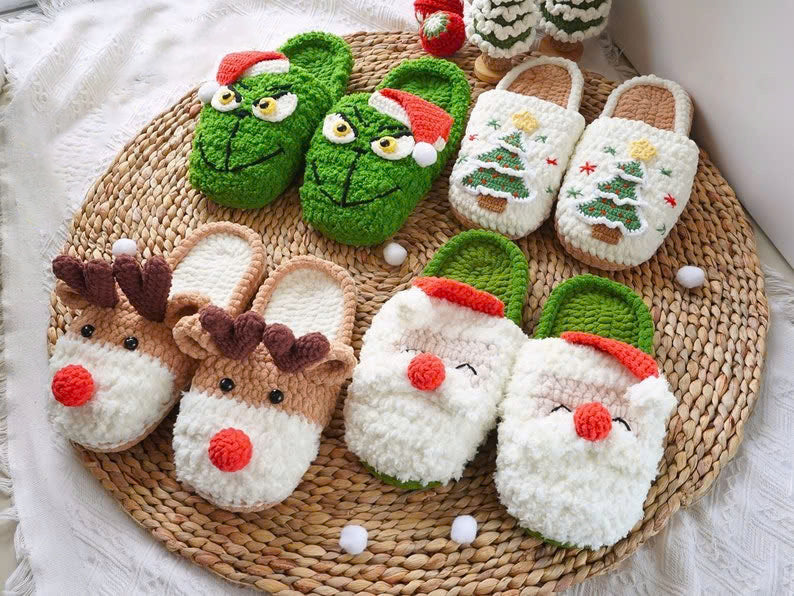 Chidren's Christmas Slippers Crochet Pattern Bundle, Merry Christmas Crochet Pattern, Xmas Slippers Crochet Pattern SVG16 CRO1910